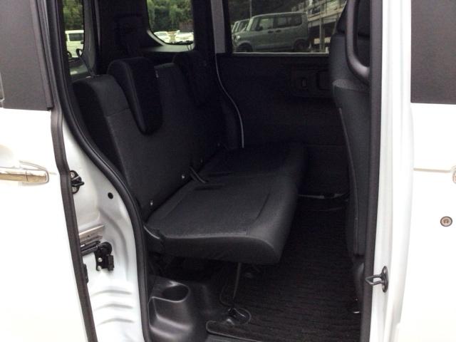 車いすが乗車していない時は、通常の後席シートとして使用できます♪