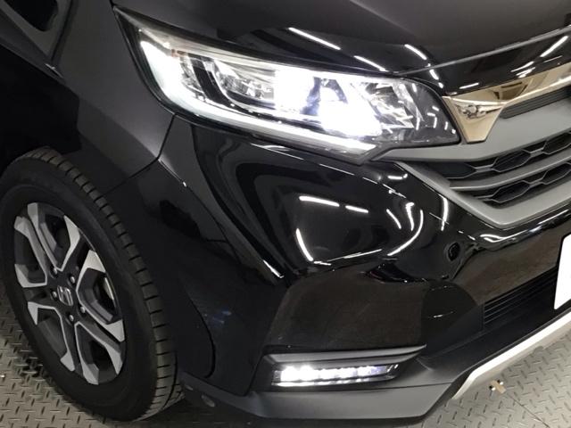 フリードハイブリッド ハイブリッド・クロスターホンダセンシング LED・フルセグ・メモリナビ・バックカメラ・シートヒーター・両側電動ドア・ETC 両側Pスライドドア USB オートクルーズコントロール DVD再生可能 LEDライト ABS 盗難防止 シ-トヒ-タ-(3枚目)