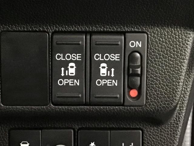 フリードハイブリッド ハイブリッド・クロスターホンダセンシング LED・フルセグ・メモリナビ・バックカメラ・シートヒーター・両側電動ドア・ETC 両側Pスライドドア USB オートクルーズコントロール DVD再生可能 LEDライト ABS 盗難防止 シ-トヒ-タ-(9枚目)