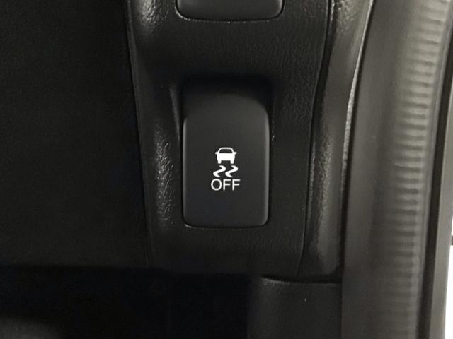 N-BOX G・Lパッケージ スマートキー・ワンセグ・メモリナビ・CD・バックカメラ・片側電動ドア・ETC I-STOP ベンチ席 カラーバックモニター 全席PW ナビテレビ 1セグ AAC 横滑り防止 ABS キーレスE(5枚目)