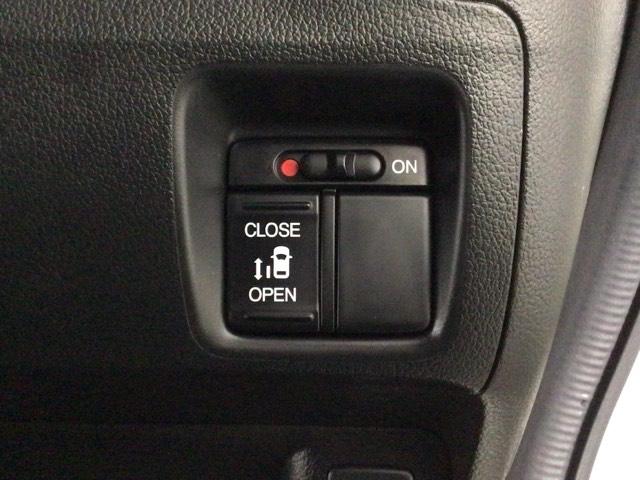 N-BOX G・Lパッケージ スマートキー・ワンセグ・メモリナビ・CD・バックカメラ・片側電動ドア・ETC I-STOP ベンチ席 カラーバックモニター 全席PW ナビテレビ 1セグ AAC 横滑り防止 ABS キーレスE(7枚目)