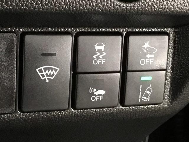 フィットハイブリッド Ｓホンダセンシング　ＬＥＤ・フルセグ・メモリナビ・バックカメラ・純正ＡＷ・ＵＳＢポート・ＥＴＣ　スマ－トキ－　ナビＴＶ　アクティブクルーズコントロール　パワーウインドウ　サイドエアバック　ＤＶＤ再生　パワーステアリング（7枚目）