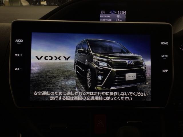 ヴォクシー ＺＳ煌ＩＩ　衝突軽減ブレーキ・メモリナビ・バックカメラ・純正ＡＷ・両側電動ドア・ＥＴＣ　スマートキー・プッシュスタート　バックガイドモニター　両側パワスラドア　ＥＴＣ車載器　ＶＳＣ　ＬＥＤライト　助手席エアバック（5枚目）