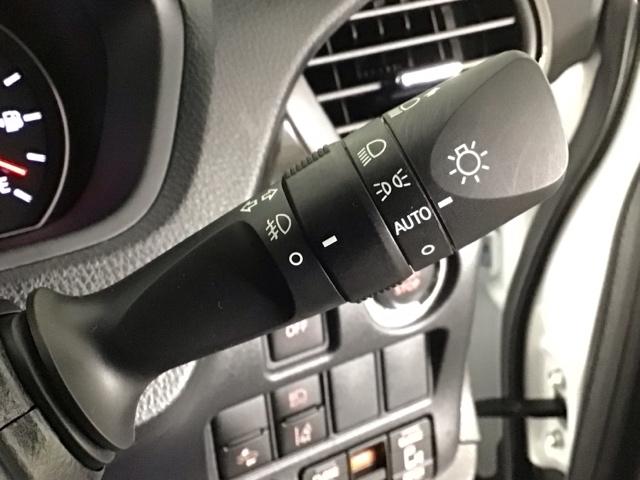 ヴォクシー ＺＳ煌ＩＩ　衝突軽減ブレーキ・メモリナビ・バックカメラ・純正ＡＷ・両側電動ドア・ＥＴＣ　スマートキー・プッシュスタート　バックガイドモニター　両側パワスラドア　ＥＴＣ車載器　ＶＳＣ　ＬＥＤライト　助手席エアバック（10枚目）