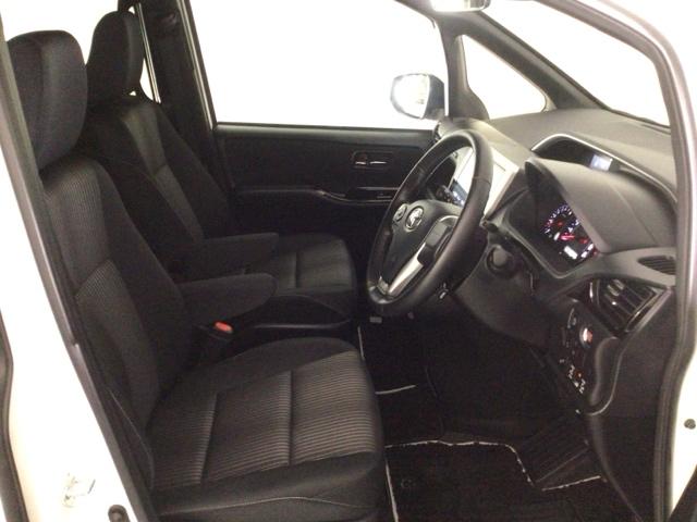 ヴォクシー ＺＳ煌ＩＩ　衝突軽減ブレーキ・メモリナビ・バックカメラ・純正ＡＷ・両側電動ドア・ＥＴＣ　スマートキー・プッシュスタート　バックガイドモニター　両側パワスラドア　ＥＴＣ車載器　ＶＳＣ　ＬＥＤライト　助手席エアバック（15枚目）