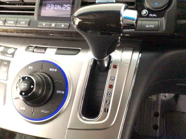 エリシオンプレステージ Ｓ　ＨＩＤ・フルセグ・ＨＤＤナビ・バックカメラ・純正ＡＷ・両側電動ドア・ＥＴＣ　Ｂカメラ　ＤＶＤ　オートエアコン　シートヒーター　ウォークスルー　パワステ　パワーウィンドウ　助手席エアバック　ＡＢＳ（9枚目）