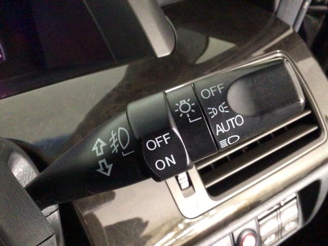 エリシオンプレステージ Ｓ　ＨＩＤ・フルセグ・ＨＤＤナビ・バックカメラ・純正ＡＷ・両側電動ドア・ＥＴＣ　Ｂカメラ　ＤＶＤ　オートエアコン　シートヒーター　ウォークスルー　パワステ　パワーウィンドウ　助手席エアバック　ＡＢＳ（25枚目）