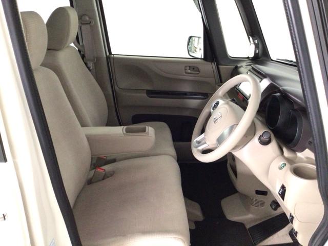 N-BOX G・Lパッケージ ワンセグ・メモリナビ・DVD・バックカメラ・片側電動ドア・スマートキー ベンチ席 カラーバックモニター 全席PW ナビテレビ 1セグ AAC 横滑り防止 DVD再生 ABS キーレスE Wエアーバック(15枚目)