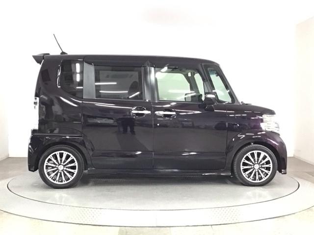 Ｎ－ＢＯＸカスタム Ｇ・ターボパッケージ　ＨＩＤ・フルセグ・メモリナビ・バックカメラ・純正ＡＷ・両側電動ドア・ＥＴＣ　バツクカメラ　フルセグテレビ　パワーウインドウ　スマートキープッシュスタート　ナビ＆ＴＶ　ＥＴＣ付き　ＥＳＣ　ＤＶＤ再生（4枚目）