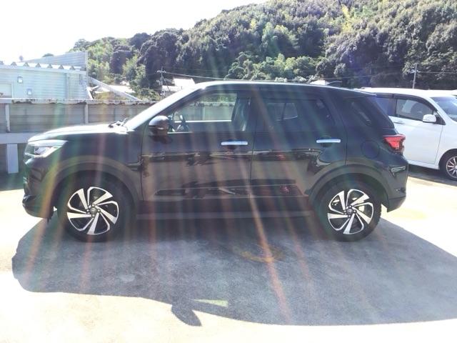 ライズ Ｚ　ＬＥＤ・フルセグ・バックカメラ・純正ＡＷ・シートヒーター・障害物センサー・ＥＴＣ　コーナーセンサ　誤発進抑制機能　エアコン　スマートキー＆プッシュスタート　地デジＴＶ　ＶＳＡ　盗難防止装置　ターボ車（3枚目）