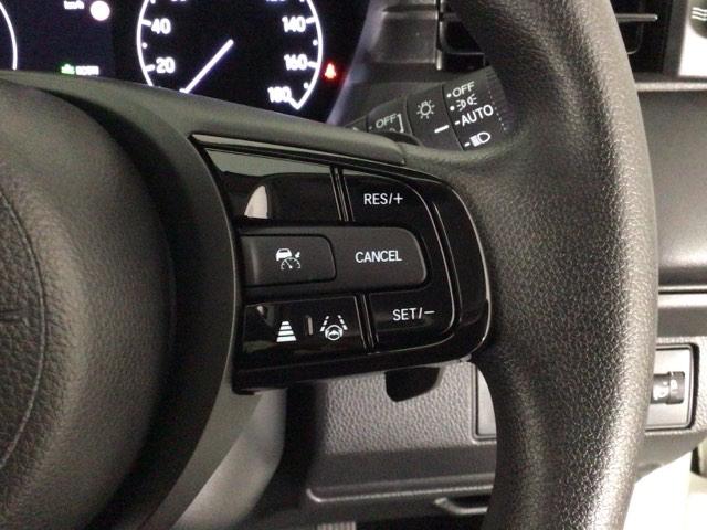 ヴェゼル ｅ：ＨＥＶＸ　ＬＥＤ・ホンダＣＯＮＮＥＣＴ・メモリナビ・ＤＶＤ・バックカメラ・純正ＡＷ・ＥＴＣ　前後障害物センサー　ＡＡＣ　イモビライザー　スマ－トキ－　誤発進抑制　ＰＷ　リアカメラ　クルコン　ＥＳＣ　ＥＴＣ装備（5枚目）