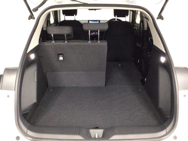 ヴェゼル ｅ：ＨＥＶＸ　ＬＥＤ・ホンダＣＯＮＮＥＣＴ・メモリナビ・ＤＶＤ・バックカメラ・純正ＡＷ・ＥＴＣ　前後障害物センサー　ＡＡＣ　イモビライザー　スマ－トキ－　誤発進抑制　ＰＷ　リアカメラ　クルコン　ＥＳＣ　ＥＴＣ装備（13枚目）