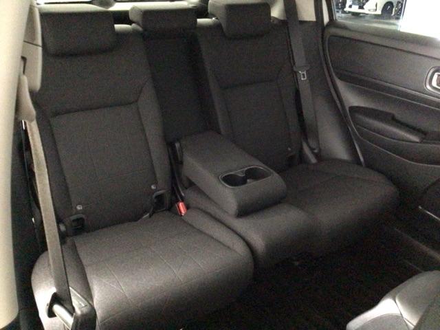 ヴェゼル ｅ：ＨＥＶＸ　ＬＥＤ・ホンダＣＯＮＮＥＣＴ・メモリナビ・ＤＶＤ・バックカメラ・純正ＡＷ・ＥＴＣ　前後障害物センサー　ＡＡＣ　イモビライザー　スマ－トキ－　誤発進抑制　ＰＷ　リアカメラ　クルコン　ＥＳＣ　ＥＴＣ装備（14枚目）