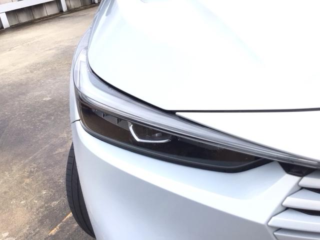 ヴェゼル ｅ：ＨＥＶＺ　ＬＥＤ・フルセグ・メモリナビ・バックカメラ・純正ＡＷ・シートヒーター・ＥＴＣ　衝突回避支援ブレーキ機能　スマキ　フルオートエアコン　エアバッグ　両席エアバック　Ｒカメ　パワーウィンドウ　ＬＥＤランプ（3枚目）