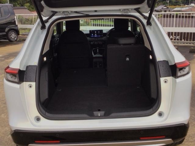 ヴェゼル ｅ：ＨＥＶＺ　ＬＥＤ・フルセグ・メモリナビ・バックカメラ・純正ＡＷ・シートヒーター・ＥＴＣ　衝突回避支援ブレーキ機能　スマキ　フルオートエアコン　エアバッグ　両席エアバック　Ｒカメ　パワーウィンドウ　ＬＥＤランプ（13枚目）