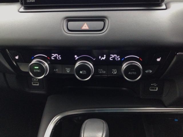 ヴェゼル ｅ：ＨＥＶＺ　ＬＥＤ・フルセグ・メモリナビ・バックカメラ・純正ＡＷ・シートヒーター・ＥＴＣ　衝突回避支援ブレーキ機能　スマキ　フルオートエアコン　エアバッグ　両席エアバック　Ｒカメ　パワーウィンドウ　ＬＥＤランプ（18枚目）