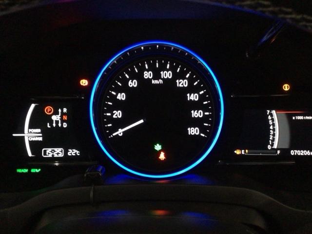 ヴェゼル ハイブリッドＺ・ホンダセンシング　ＬＥＤ・フルセグ・メモリナビ・バックカメラ・純正ＡＷ・シートヒーター・ＥＴＣ　レーダーサポート　ＤＶＤ再生機能　横滑り防止システム　バックアイカメラ　盗難防止装置　シートヒーター付　スマ－トキ－（23枚目）