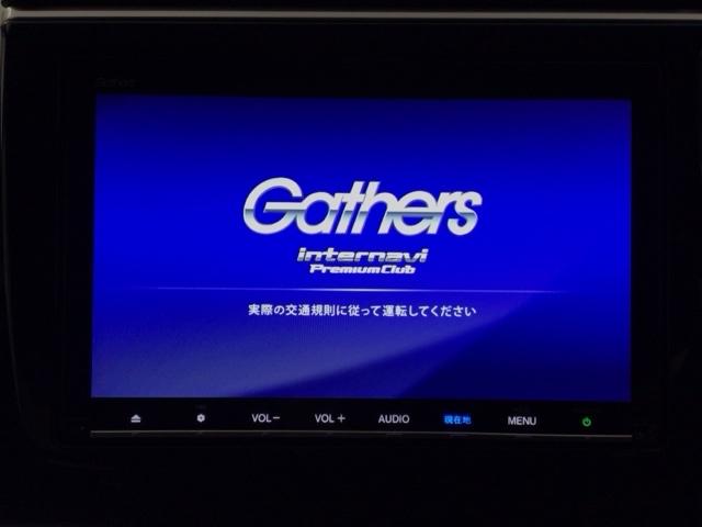 ステップワゴンスパーダ スパーダホンダセンシング　ＬＥＤ・フルセグ・メモリナビ・バックカメラ・純正ＡＷ・両側電動ドア・ＥＴＣ　盗難防止　助手席エアバッグ　Ｗパワスラ　地デジ　ＬＥＤライト　横滑り防止システム　オートエアコン　リアカメラ　ＵＳＢ　スマ鍵（6枚目）