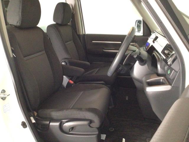 ステップワゴンスパーダ スパーダホンダセンシング　ＬＥＤ・フルセグ・メモリナビ・バックカメラ・純正ＡＷ・両側電動ドア・ＥＴＣ　盗難防止　助手席エアバッグ　Ｗパワスラ　地デジ　ＬＥＤライト　横滑り防止システム　オートエアコン　リアカメラ　ＵＳＢ　スマ鍵（15枚目）