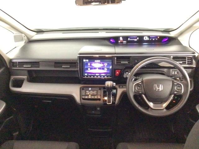 ステップワゴンスパーダ スパーダホンダセンシング　ＬＥＤ・フルセグ・メモリナビ・バックカメラ・純正ＡＷ・両側電動ドア・ＥＴＣ　盗難防止　助手席エアバッグ　Ｗパワスラ　地デジ　ＬＥＤライト　横滑り防止システム　オートエアコン　リアカメラ　ＵＳＢ　スマ鍵（16枚目）