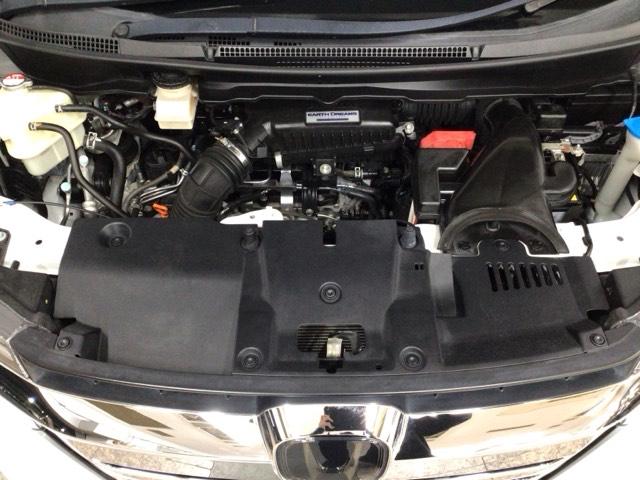 ステップワゴンスパーダ スパーダホンダセンシング　ＬＥＤ・フルセグ・メモリナビ・バックカメラ・純正ＡＷ・両側電動ドア・ＥＴＣ　盗難防止　助手席エアバッグ　Ｗパワスラ　地デジ　ＬＥＤライト　横滑り防止システム　オートエアコン　リアカメラ　ＵＳＢ　スマ鍵（20枚目）