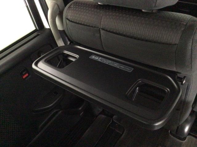 ステップワゴンスパーダ スパーダホンダセンシング　ＬＥＤ・フルセグ・メモリナビ・バックカメラ・純正ＡＷ・両側電動ドア・ＥＴＣ　盗難防止　助手席エアバッグ　Ｗパワスラ　地デジ　ＬＥＤライト　横滑り防止システム　オートエアコン　リアカメラ　ＵＳＢ　スマ鍵（23枚目）