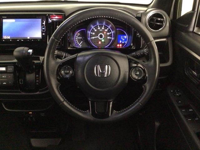 Ｎ－ＷＧＮカスタム Ｇ・Ｌパッケージ　ＨＩＤ・フルセグ・メモリナビ・バックカメラ・純正ＡＷ・ＵＳＢポート・ＥＴＣ　横滑り防止システム　スマートキー＆プッシュスタート　ナビＴＶ　ベンチシ－ト　バックモニター　地デジＴＶ　ＥＴＣ車載器　ＡＢＳ（17枚目）