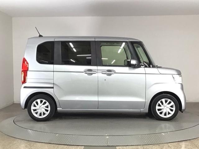 N-BOX G・Lホンダセンシング LED・メモリナビ・CD・バックカメラ・片側電動ドア・スマートキー・ETC レーダブレーキ ESC キーフリーシステム LEDライト バックM USB クルコン 両席エアバック エアコン パワステ(4枚目)