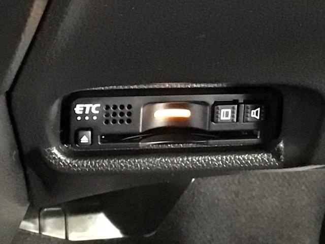 フィット ＲＳホンダセンシング　ＬＥＤ・フルセグ・メモリナビ・ＤＶＤ・バックカメラ・純正ＡＷ・ＥＴＣ　ＬＥＤヘッド　オートクルーズコントロール　Ｂカメラ　オートエアコン　アイドリングストップ　スマートキー　地デジＴＶ　横滑り防止（10枚目）