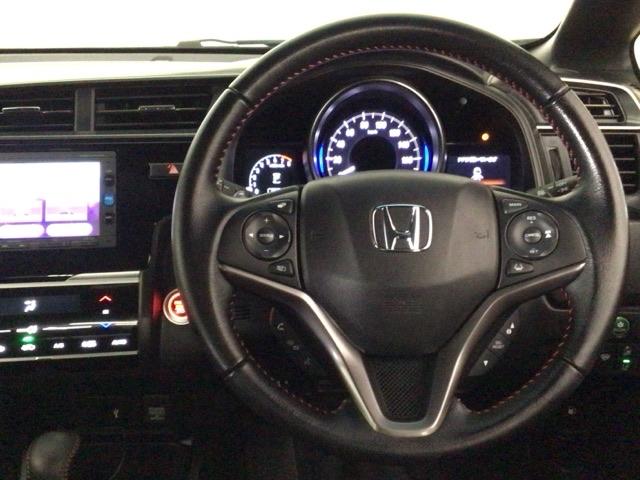 フィット ＲＳホンダセンシング　ＬＥＤ・フルセグ・メモリナビ・ＤＶＤ・バックカメラ・純正ＡＷ・ＥＴＣ　ＬＥＤヘッド　オートクルーズコントロール　Ｂカメラ　オートエアコン　アイドリングストップ　スマートキー　地デジＴＶ　横滑り防止（17枚目）