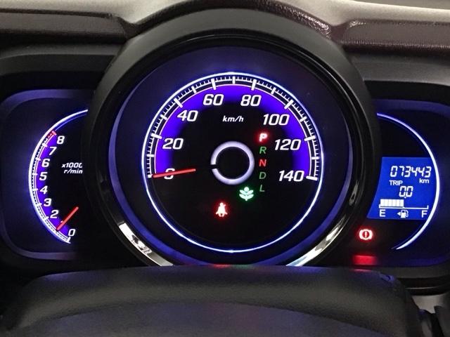 N-ONE プレミアム HID・フルセグ・メモリナビ・DVD・バックカメラ・社外AW・ETC DVD再生機能 運転席エアバック 横滑防止 ETC装備 地デジ バックモニター 助手席エアバック パワーステ フルオートエアコン(11枚目)