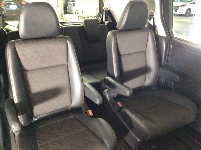 フリード クロスター　ＬＥＤ・フルセグ・メモリナビ・バックカメラ・純正ＡＷ・両側電動ドア・ＥＴＣ　ＵＳＢ　ＬＥＤヘッドライト　ＶＳＡ　サイドカーテンエアバック　ＤＶＤ再生　オートクルーズコントロール　スマ－トキ－　３列（14枚目）