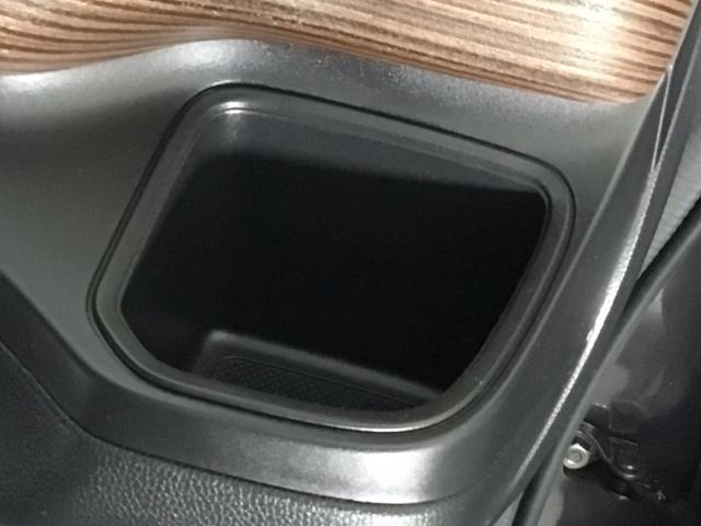 フリード クロスター　ＬＥＤ・フルセグ・メモリナビ・バックカメラ・純正ＡＷ・両側電動ドア・ＥＴＣ　ＵＳＢ　ＬＥＤヘッドライト　ＶＳＡ　サイドカーテンエアバック　ＤＶＤ再生　オートクルーズコントロール　スマ－トキ－　３列（36枚目）