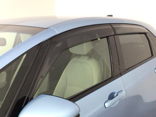 フィット e:HEVホーム LED・ホンダCONNECT・メモリナビ・バックカメラ・USBポート・ETC 前後誤発進抑制機能 クリソナ 助手席エアバッグ 運転席エアバッグ LEDライト USB接続 ABS サイドエアバッグ(21枚目)