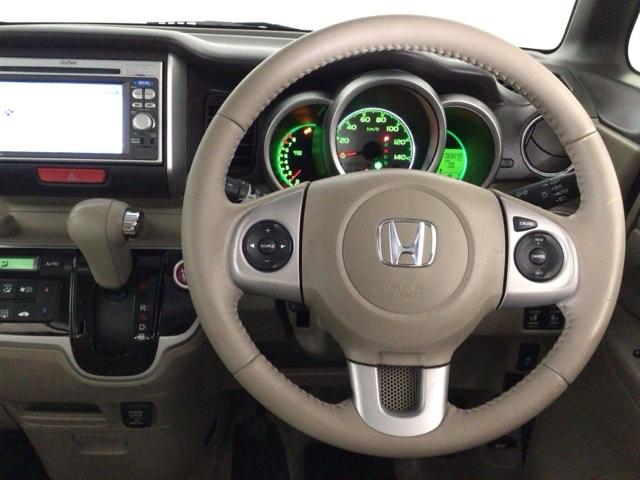 N-BOX G・ターボパッケージ HID・ワンセグ・メモリナビ・バックカメラ・純正AW・両側電動ドア・ETC 両側自動ドア 横滑り防止システム AUTOエアコン ターボエンジン ETC装備 Wエアバッグ パワーステアリング ABS(17枚目)