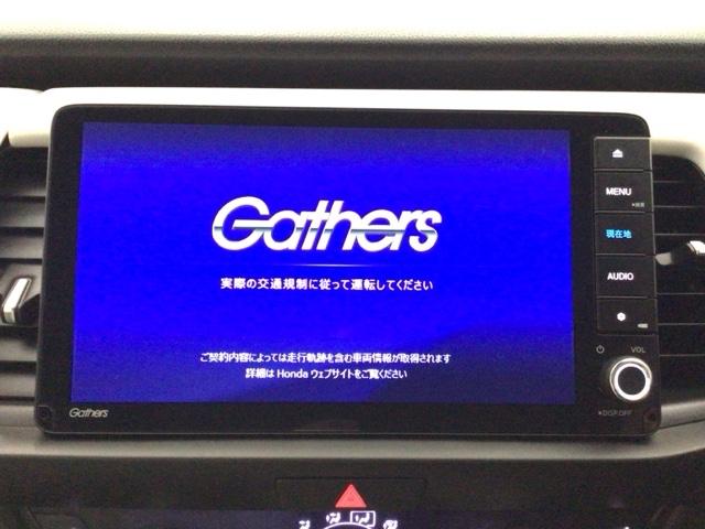 フィット ｅ：ＨＥＶホーム　レンタＵＰ・ＬＥＤ・ホンダＣＯＮＮＥＣＴ・メモリナビ・バックカメラ・ＥＴＣ　前後誤発進抑制機能　クリソナ　助手席エアバッグ　運転席エアバッグ　シートヒーター　ＬＥＤライト　ＵＳＢ接続　ＡＢＳ　キーレス（6枚目）