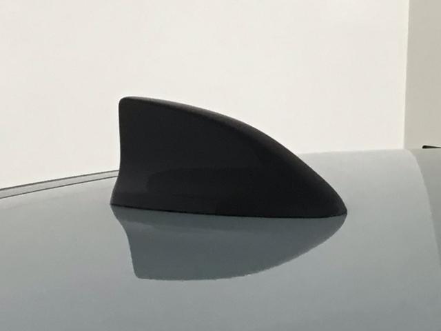 フィット ｅ：ＨＥＶホーム　レンタＵＰ・ＬＥＤ・ホンダＣＯＮＮＥＣＴ・メモリナビ・バックカメラ・ＥＴＣ　前後誤発進抑制機能　クリソナ　助手席エアバッグ　運転席エアバッグ　シートヒーター　ＬＥＤライト　ＵＳＢ接続　ＡＢＳ　キーレス（21枚目）