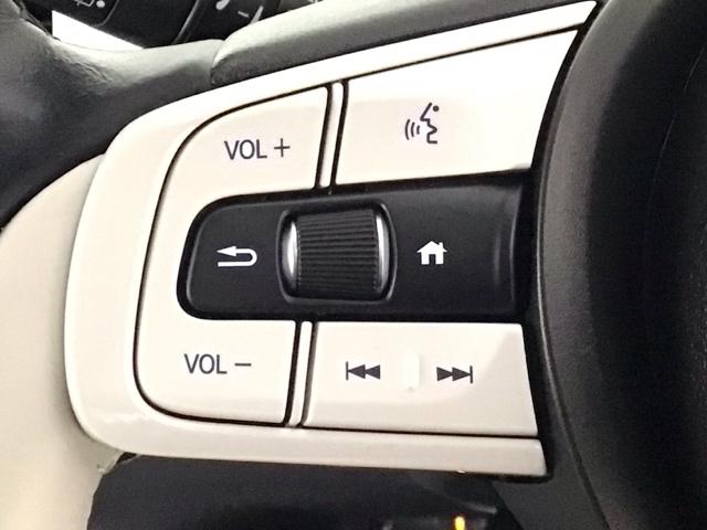 フィット ｅ：ＨＥＶホーム　レンタＵＰ・ＬＥＤ・ホンダＣＯＮＮＥＣＴ・メモリナビ・バックカメラ・ＥＴＣ　前後誤発進抑制機能　クリソナ　助手席エアバッグ　運転席エアバッグ　シートヒーター　ＬＥＤライト　ＵＳＢ接続　ＡＢＳ　キーレス（40枚目）