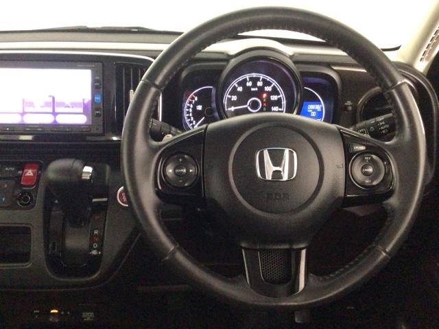 N-ONE プレミアムツアラー HID・フルセグ・メモリナビ・DVD・バックカメラ・純正AW・ETC Rカメ ベンチS 地デジ アイドリング Wエアバック ETC車載器 スマ-トキ- Aクルーズ AAC キーレス ターボ ナビTV(17枚目)