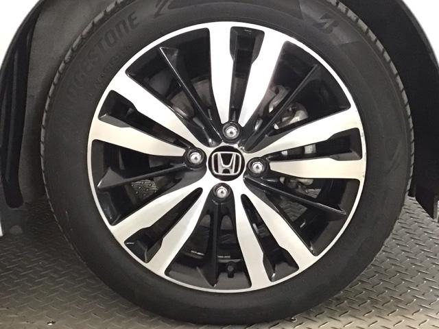 フィット ＲＳホンダセンシング　ＬＥＤ・フルセグ・メモリナビ・ＤＶＤ・バックカメラ・純正ＡＷ・ＥＴＣ　ＬＥＤヘッド　オートクルーズコントロール　Ｂカメラ　オートエアコン　アイドリングストップ　スマートキー　地デジＴＶ　横滑り防止（12枚目）
