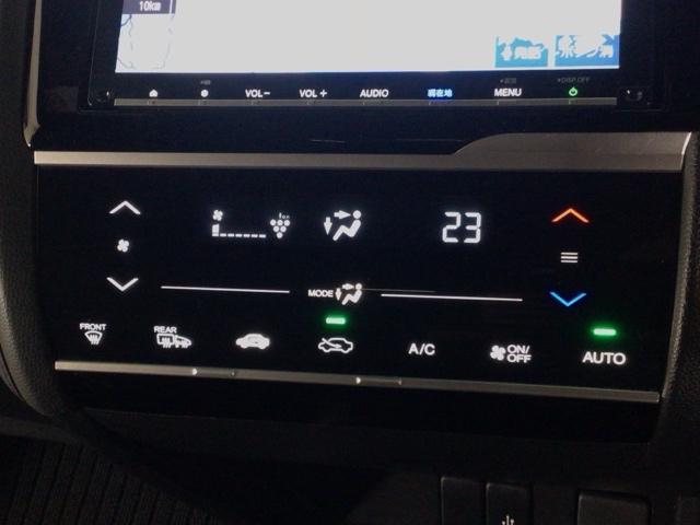 フィット ＲＳホンダセンシング　ＬＥＤ・フルセグ・メモリナビ・ＤＶＤ・バックカメラ・純正ＡＷ・ＥＴＣ　ＬＥＤヘッド　オートクルーズコントロール　Ｂカメラ　オートエアコン　アイドリングストップ　スマートキー　地デジＴＶ　横滑り防止（18枚目）