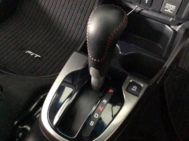 フィット ＲＳホンダセンシング　ＬＥＤ・フルセグ・メモリナビ・ＤＶＤ・バックカメラ・純正ＡＷ・ＥＴＣ　ＬＥＤヘッド　オートクルーズコントロール　Ｂカメラ　オートエアコン　アイドリングストップ　スマートキー　地デジＴＶ　横滑り防止（33枚目）