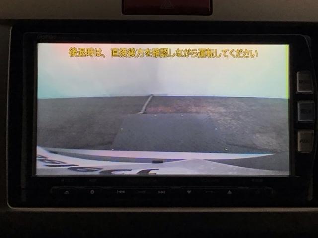 フリードスパイクハイブリッド ジャストセレクション　ＨＩＤ・フルセグ・メモリナビ・ＤＶＤ・バックカメラ・ＥＣＯＮスイッチ・ＥＴＣ　Ｓキー　キーフリー　横滑り防止機能　ＤＶＤ視聴　後カメラ　地デジ　ナビＴＶ　エアコン　両側スライド片側電動　ＡＢＳ（8枚目）