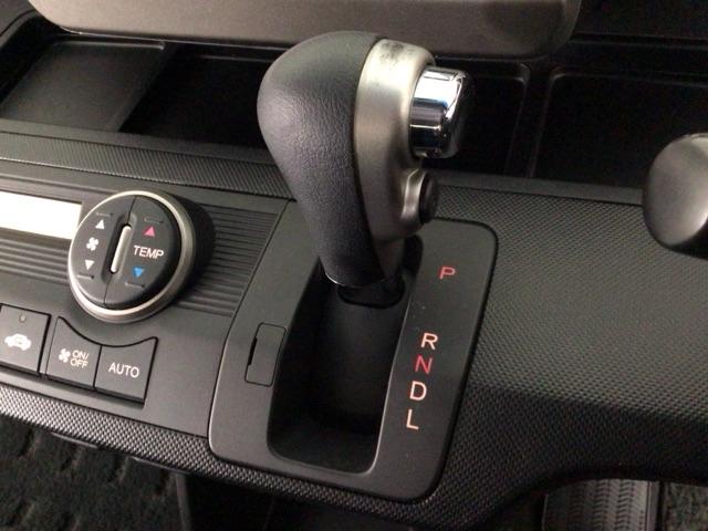 フリードスパイクハイブリッド ジャストセレクション　ＨＩＤ・フルセグ・メモリナビ・ＤＶＤ・バックカメラ・ＥＣＯＮスイッチ・ＥＴＣ　Ｓキー　キーフリー　横滑り防止機能　ＤＶＤ視聴　後カメラ　地デジ　ナビＴＶ　エアコン　両側スライド片側電動　ＡＢＳ（27枚目）