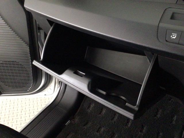 フリードスパイクハイブリッド ジャストセレクション　ＨＩＤ・フルセグ・メモリナビ・ＤＶＤ・バックカメラ・ＥＣＯＮスイッチ・ＥＴＣ　Ｓキー　キーフリー　横滑り防止機能　ＤＶＤ視聴　後カメラ　地デジ　ナビＴＶ　エアコン　両側スライド片側電動　ＡＢＳ（31枚目）