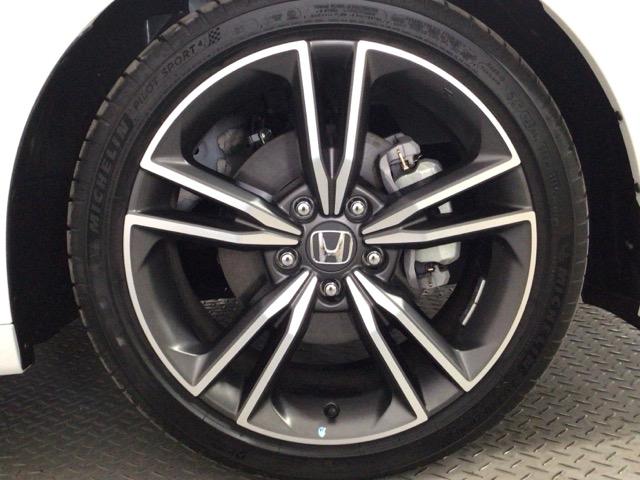 シビック ｅ：ＨＥＶＥＸ　デモカーＵＰ・ＬＥＤ・フルセグ・メモリナビ・純正ＡＷ・ホンダＣＯＮＮＥＣＴ　衝突被害軽減ブレーキ　Ｂカメラ　シートヒーター　ＥＴＣ　ＬＥＤヘッドライト　サイドカーテンエアバック　サンルーフ　ＥＳＣ（12枚目）