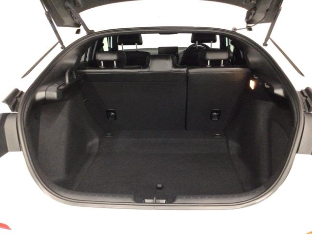 シビック ｅ：ＨＥＶＥＸ　デモカーＵＰ・ＬＥＤ・フルセグ・メモリナビ・純正ＡＷ・ホンダＣＯＮＮＥＣＴ　衝突被害軽減ブレーキ　Ｂカメラ　シートヒーター　ＥＴＣ　ＬＥＤヘッドライト　サイドカーテンエアバック　サンルーフ　ＥＳＣ（23枚目）