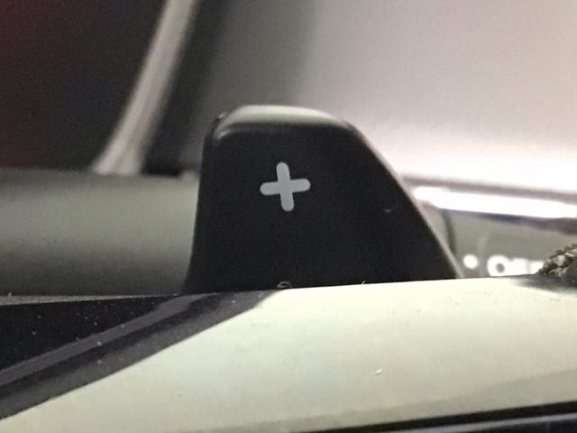 シビック ｅ：ＨＥＶＥＸ　デモカーＵＰ・ＬＥＤ・フルセグ・メモリナビ・純正ＡＷ・ホンダＣＯＮＮＥＣＴ　衝突被害軽減ブレーキ　Ｂカメラ　シートヒーター　ＥＴＣ　ＬＥＤヘッドライト　サイドカーテンエアバック　サンルーフ　ＥＳＣ（37枚目）