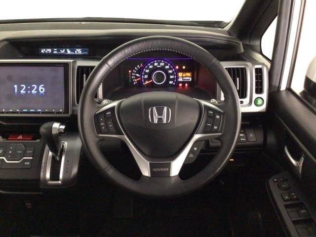 ステップワゴンスパーダ Ｚクールスピリット　ＨＩＤ・フルセグ・メモリナビ・バックカメラ・純正ＡＷ・両側電動ドア・ＥＴＣ　キーフリー　ナビＴＶ　横滑防止　ＤＶＤ視聴可能　フルオートエアコン　パワーウインドウ　Ａクルーズ　三列シート　パワステ（17枚目）