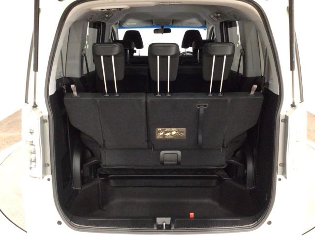 ステップワゴンスパーダ Ｚクールスピリット　ＨＩＤ・フルセグ・メモリナビ・バックカメラ・純正ＡＷ・両側電動ドア・ＥＴＣ　キーフリー　ナビＴＶ　横滑防止　ＤＶＤ視聴可能　フルオートエアコン　パワーウインドウ　Ａクルーズ　三列シート　パワステ（23枚目）